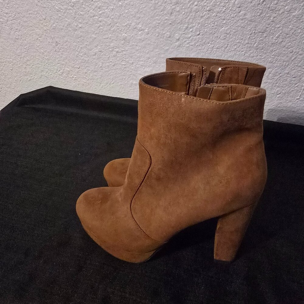 Lady's Ankle Boots